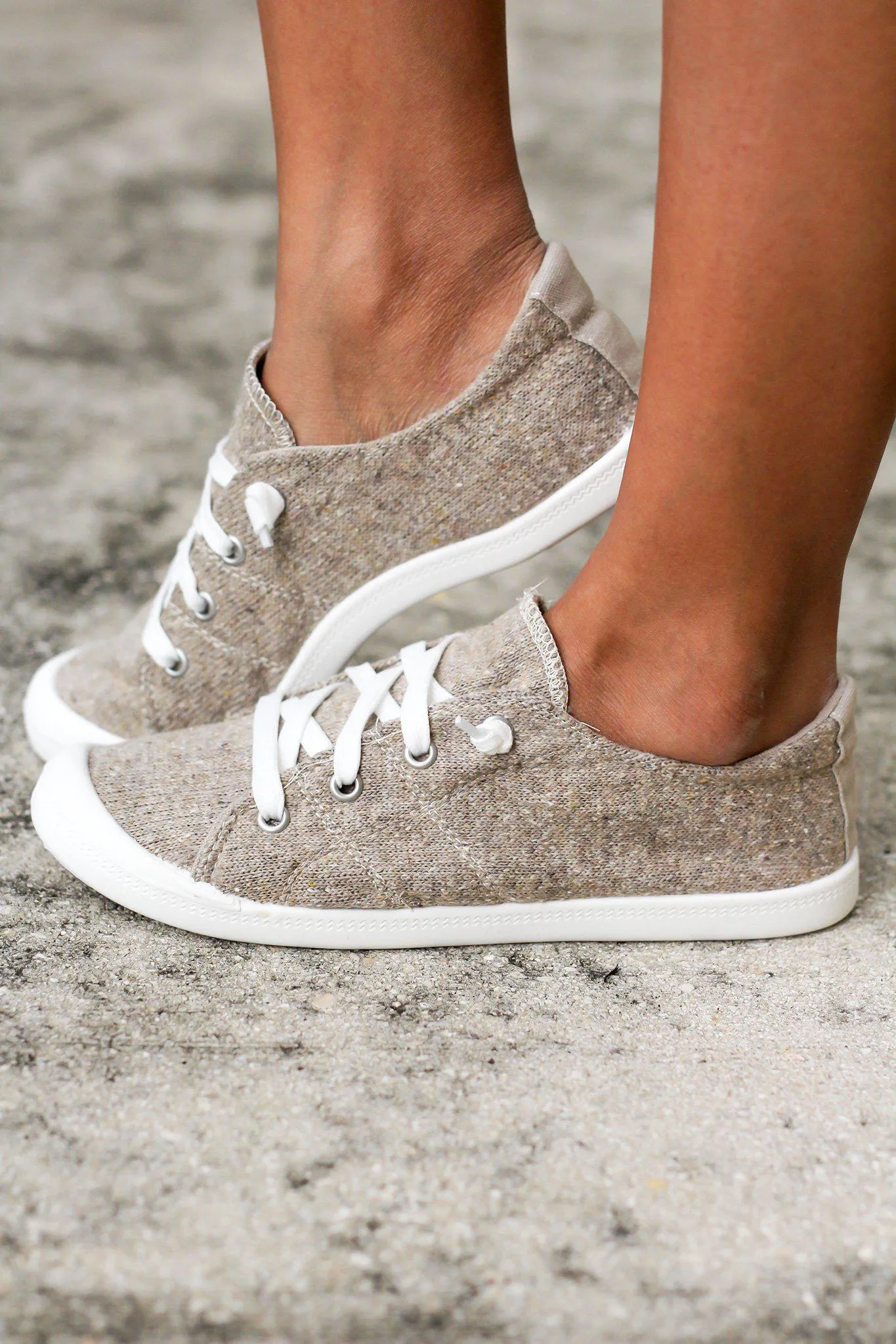 Akira Beige Sneakers