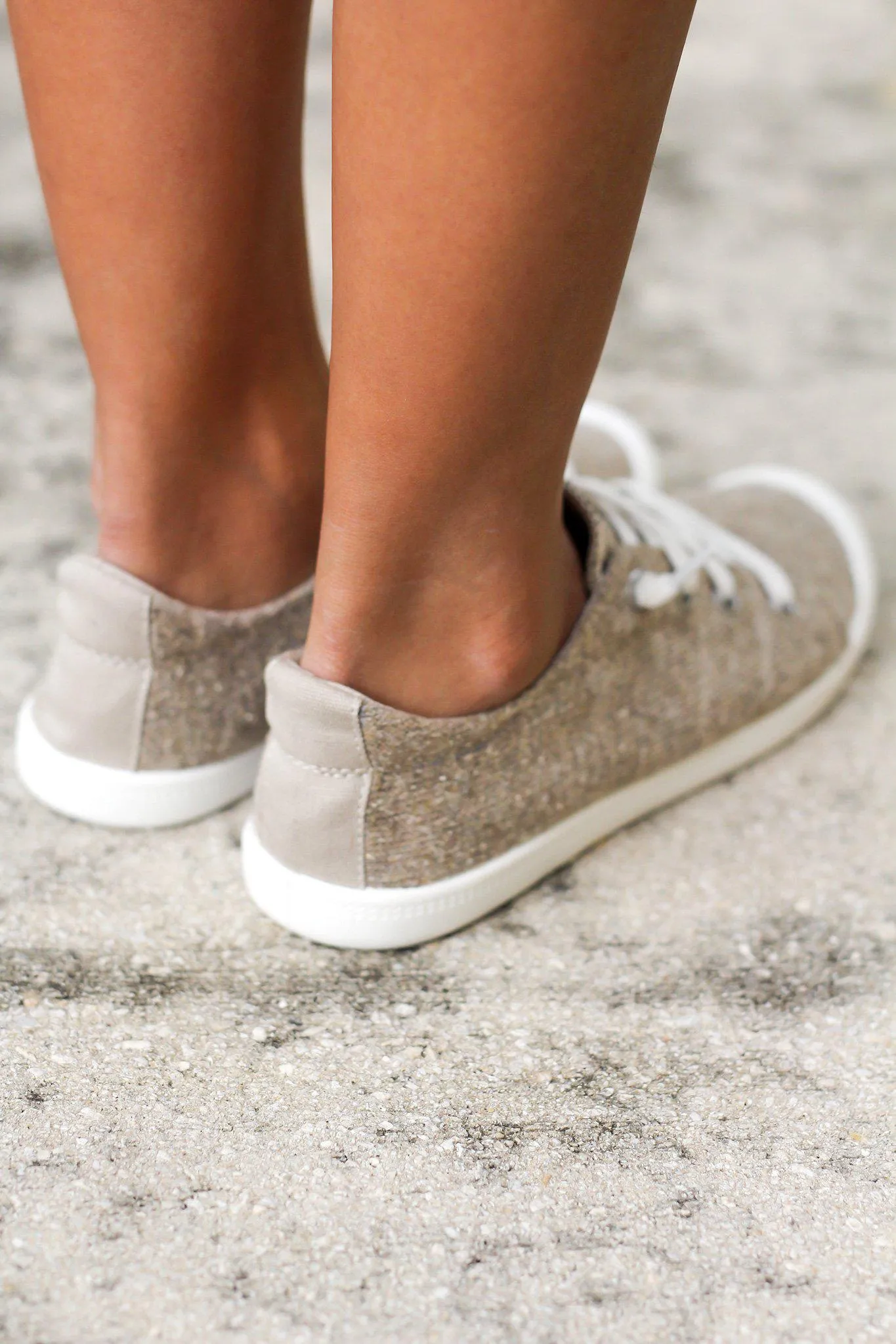Akira Beige Sneakers