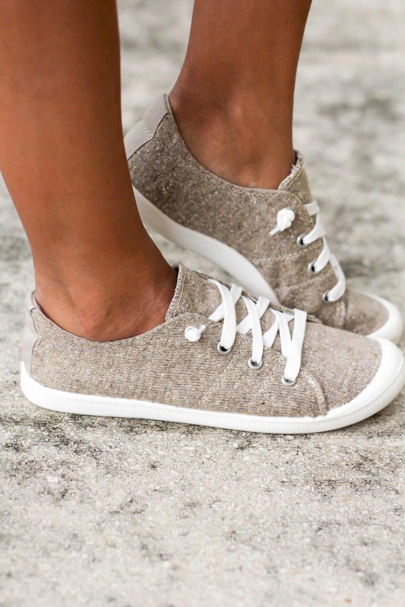 Akira Beige Sneakers