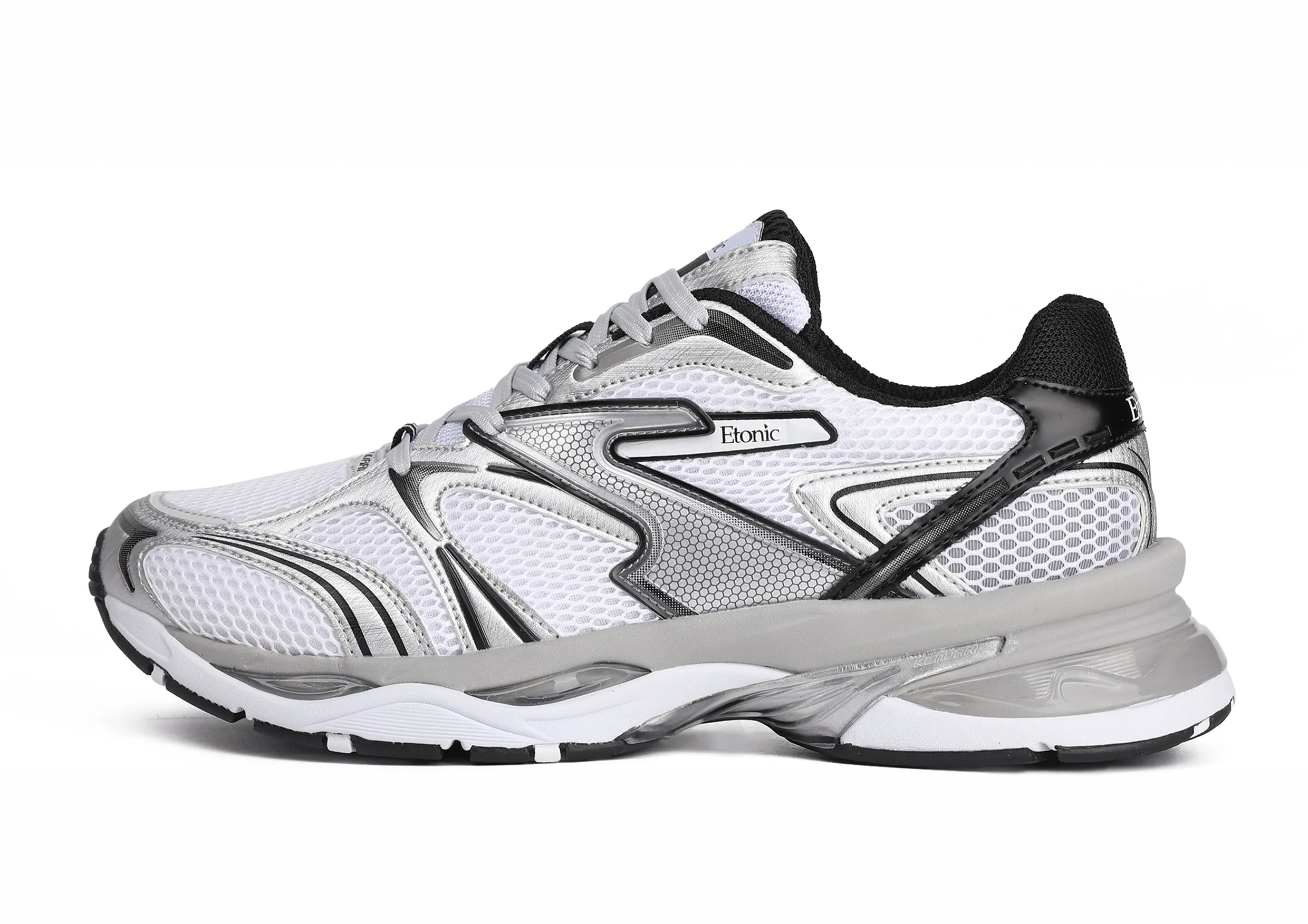 Etonic Kendari 3.0 sneakers in matte silver leather, white mesh and black inserts and details.