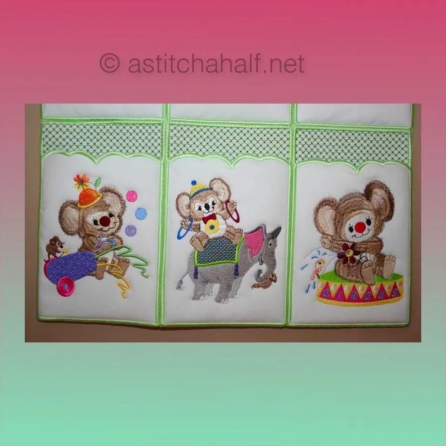 Fuzzy Circus Baby Closet Organizer