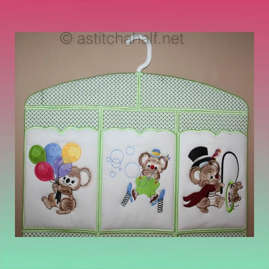 Fuzzy Circus Baby Closet Organizer