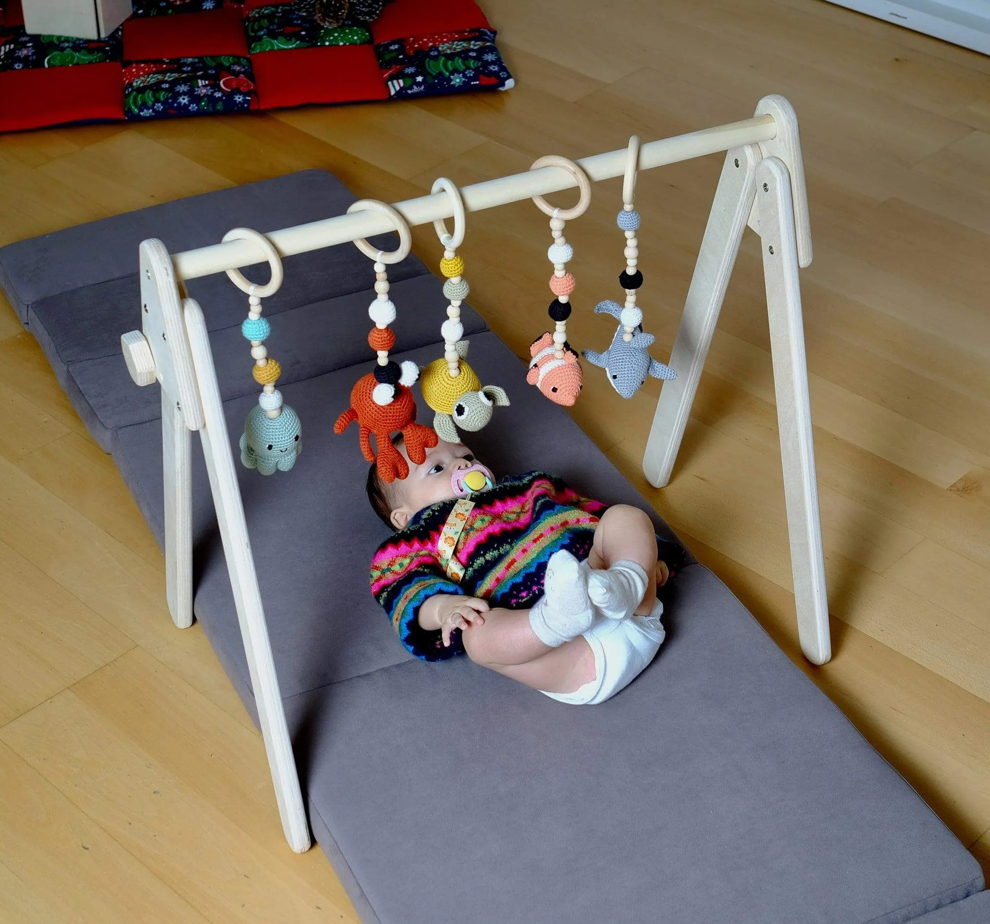 kidodido Hölzerne Baby Turnhalle & Hängespielzeug Set