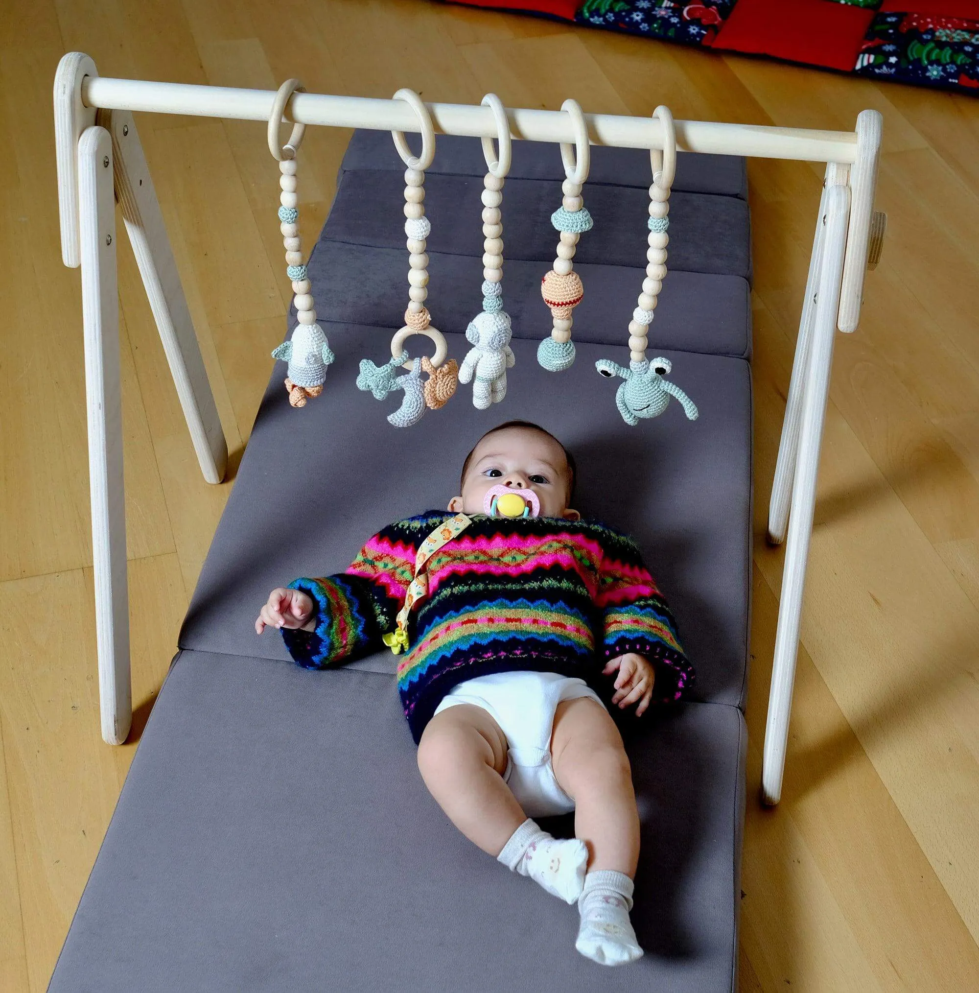 kidodido Hölzerne Baby Turnhalle & Hängespielzeug Set