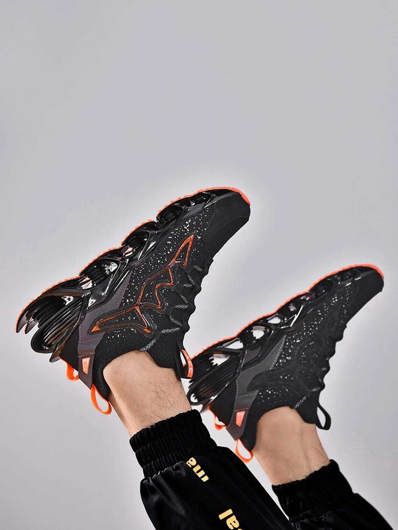 Men Colorblock Lace Up Decor Chunky Sneakers