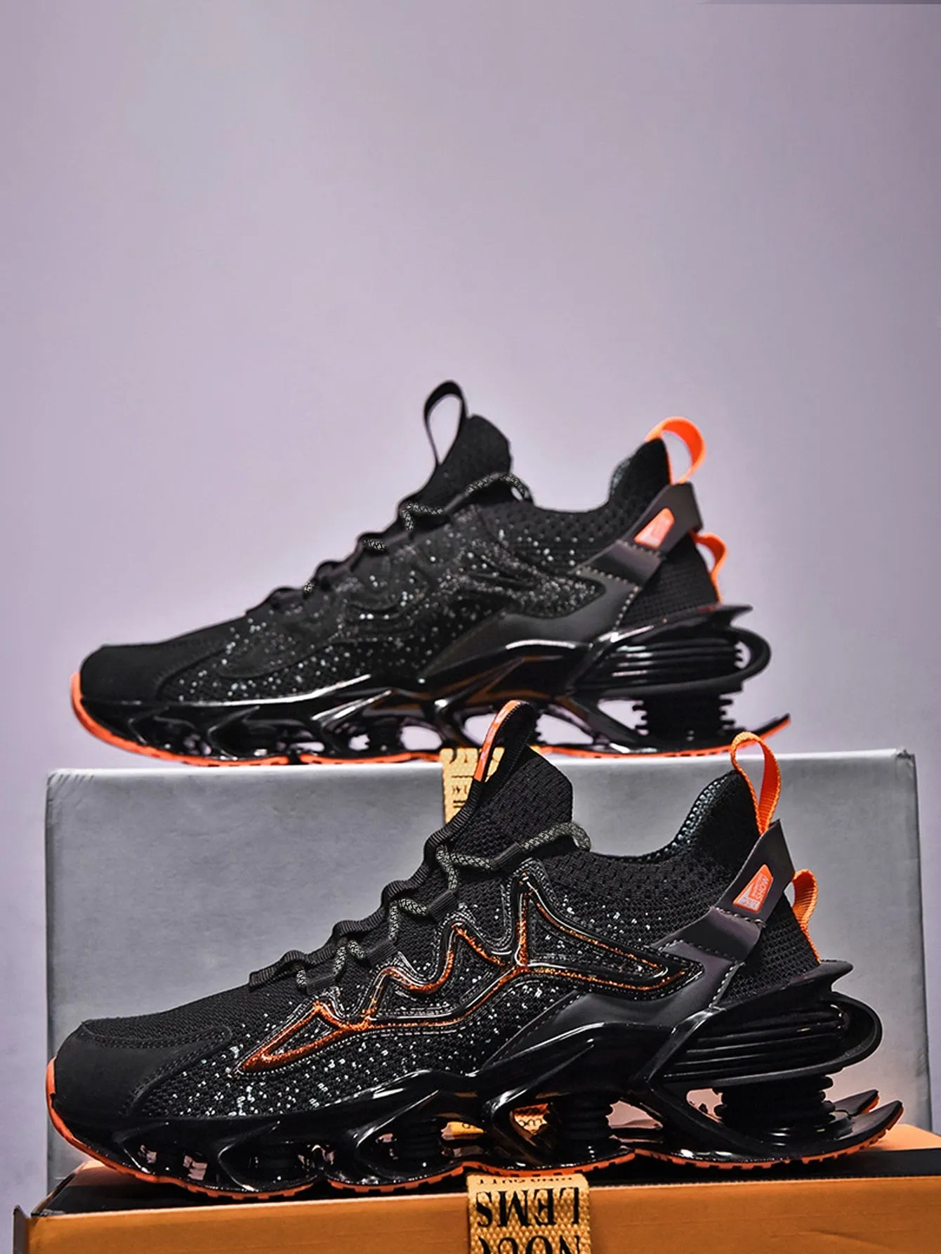 Men Colorblock Lace Up Decor Chunky Sneakers