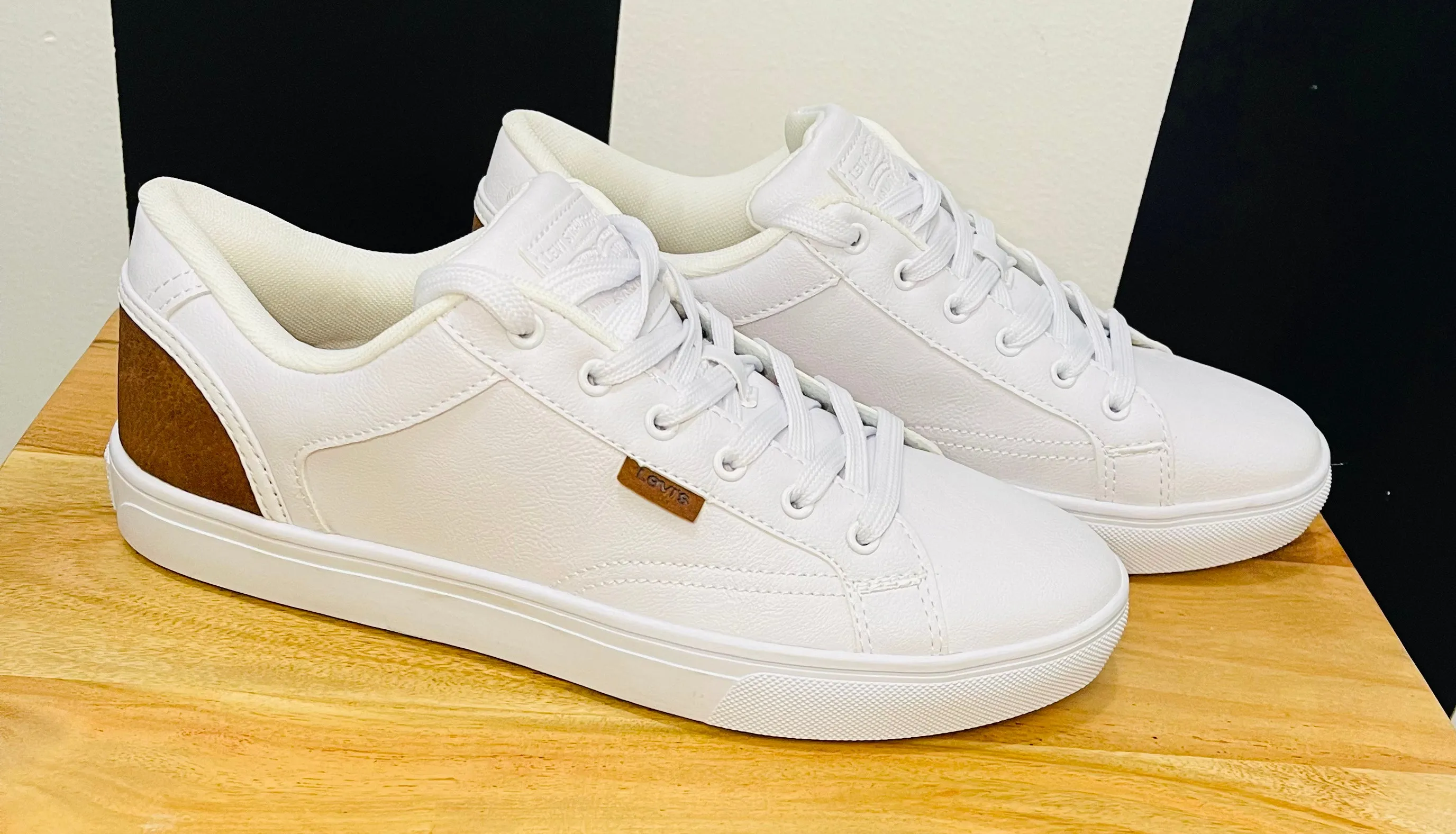 Men’s Levi Sneakers- Size 9