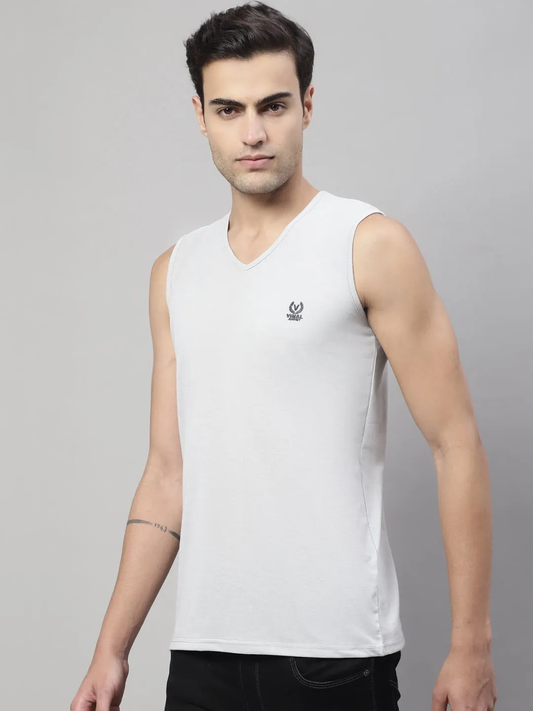 Vimal Jonney Regular Fit Cotton Solid Light Grey Gym Vest for Men