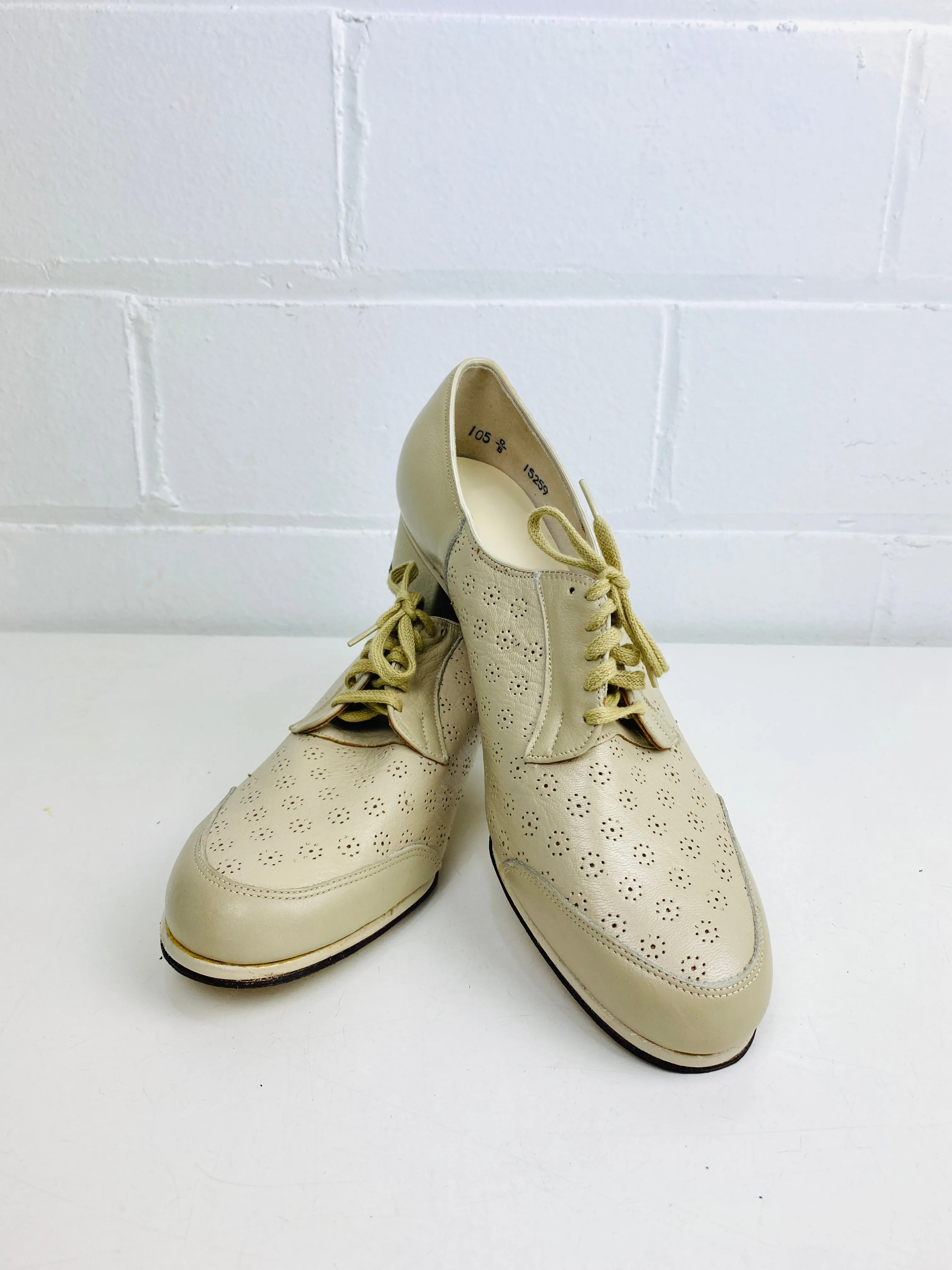 Vintage Deadstock Shoes, Women's 1980s Beige Leather Cuban Heel Oxfords, NOS, 1616